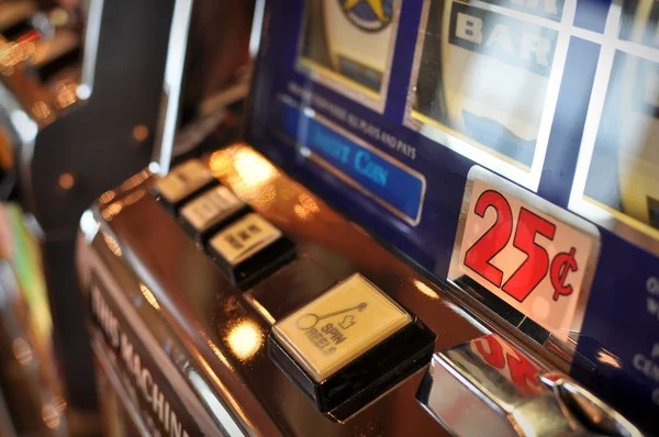 Casino Hold'em table layout with dealer and player positions